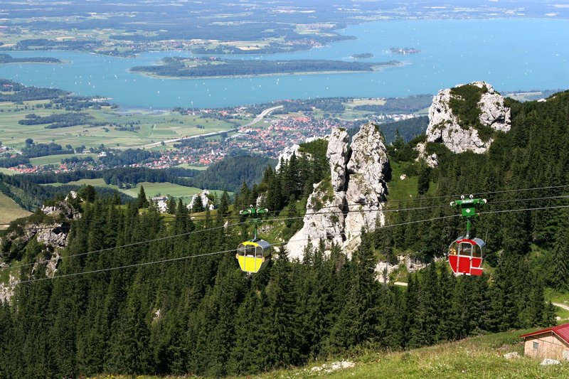 Kampenwandseilbahn mit Blick auf den Chiemsee