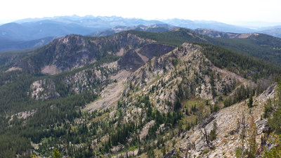 A gorgeous southerly view awaits from Bear Pete Mountain.