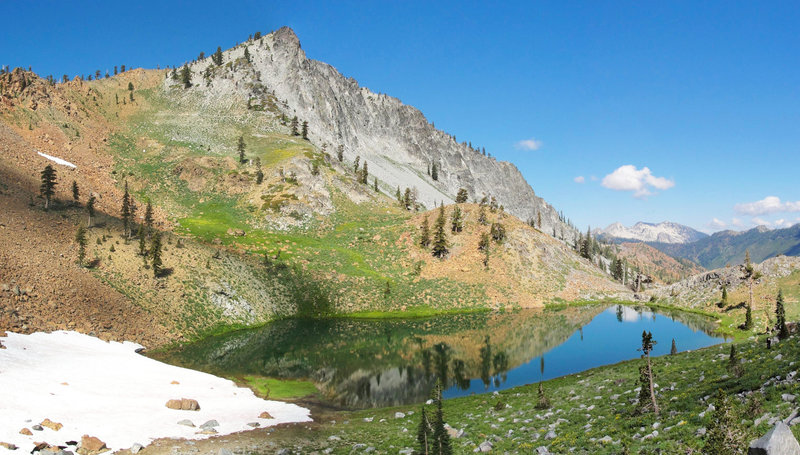 Siligo Peak and Deer Lake are easy on the eyes along the Four Lakes Loop.