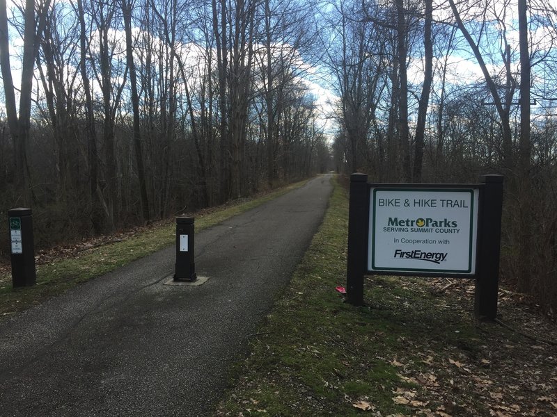 A short stretch of the Summit Metro Parks Bike and Hike Trail used to connect the two halves of the Sagamore Creek Loop Trail.