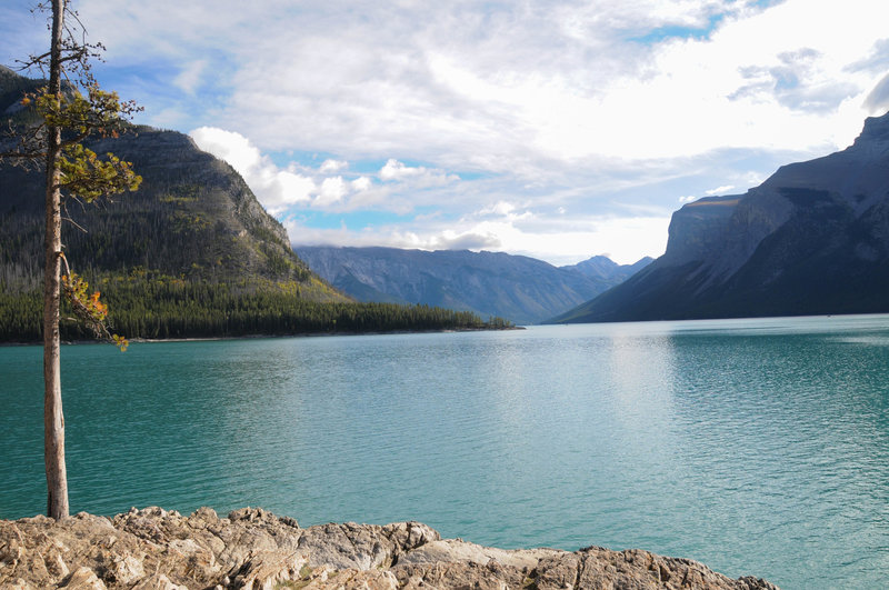 Bask in the beauty of Lake Minnewanka.