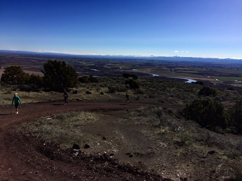 The road climbs again along the north end of the butte and below the "R".