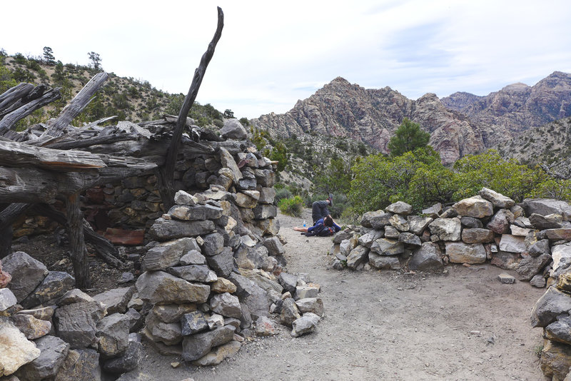 The old settlers cabin at the top of the La Madre Spring Trail.