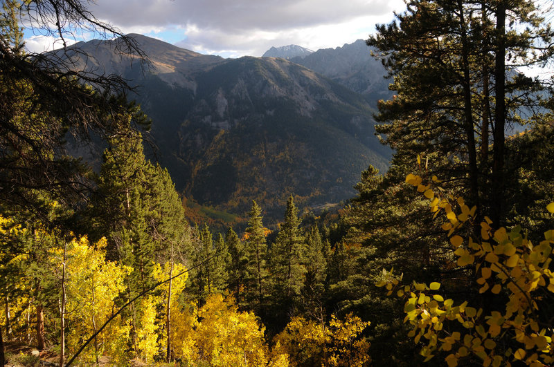 La Plata peaks above the ridgeline on the Black Cloud Trail.