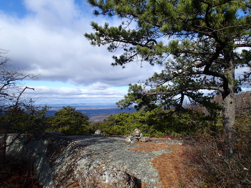 Western Ridge Trail traverses rocky ridgeline to great views of the Lower Hudson Valley.