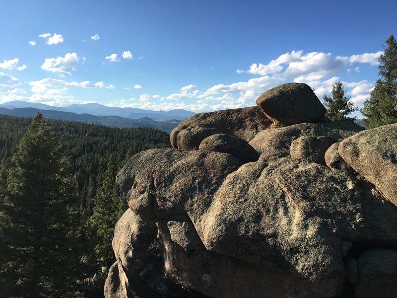 Great lunch spots abound along the Little Scraggy Trail.