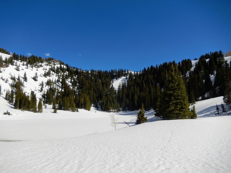 In May, Desolation Lake and the surrounding area are still covered in snow.