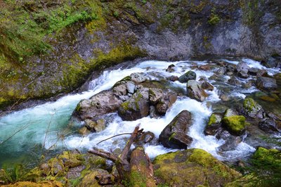 The South Santiam River flows just below House Rock Falls.