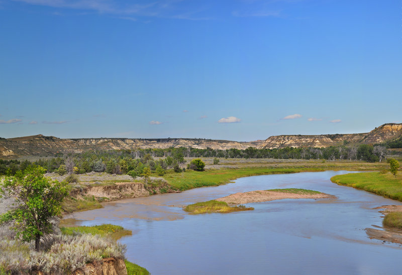 The Maah Daah Hey works its way along the Little Missouri River before crossing many miles to the north. Photo credit: NPS/Laura Thomas.