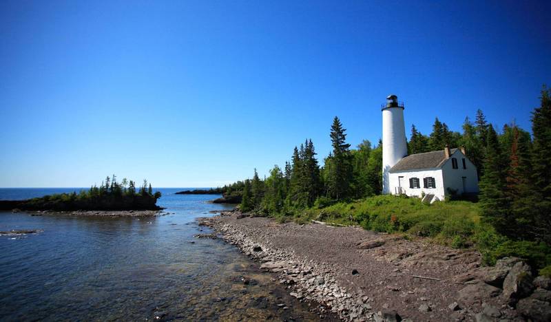 Rock Harbor Lighthouse Isle Royale National Park Copyright Ray Dumas (https://goo.gl/tHcW1y) under CC BY-SA (https://creativecommons.org/licenses/by-sa/2.0/legalcode).