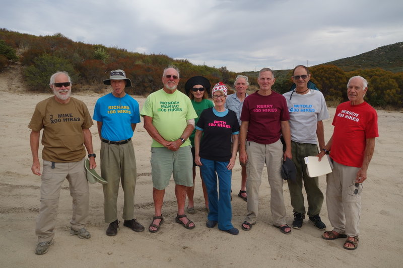 The Monday Maniacs celebrate Hersch's 400th hike at the end of the day.