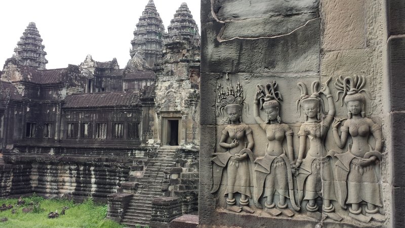 Apsara carvings at the second gallery of Angkor Wat