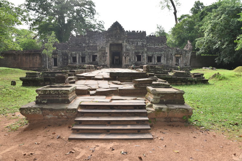 Start of the loop section of the Preah Khan Trail.