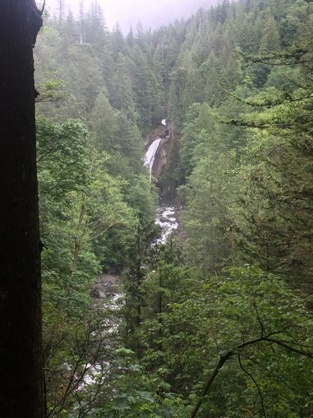 The falls are beautiful from the first viewpoint with benches.