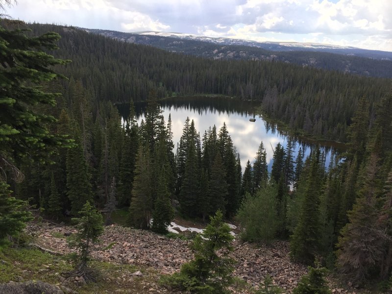 Unnamed lake just below Upper Cataract Lake.