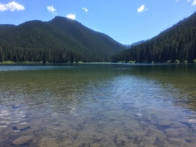 The clear waters and blue skies of Echo Lake