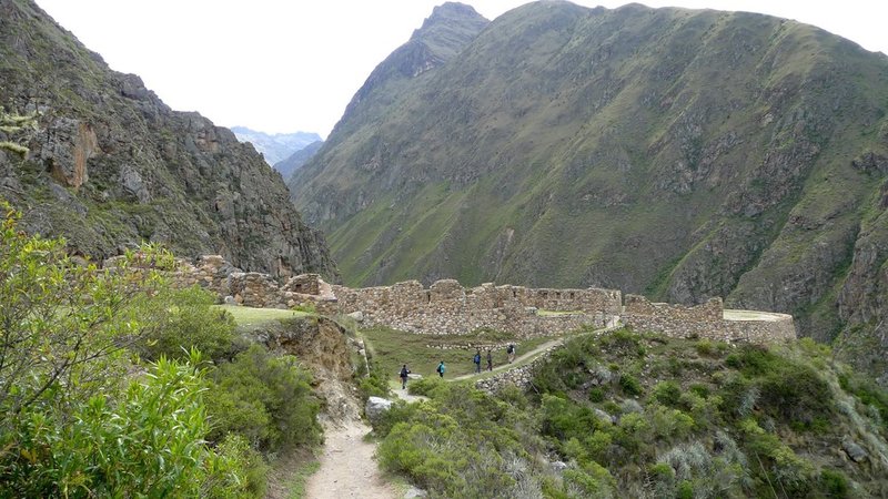 Approaching the Llactapata ruins