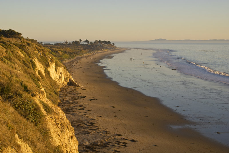 Down-coast view from the Sperling Preserve Trail bluffs.