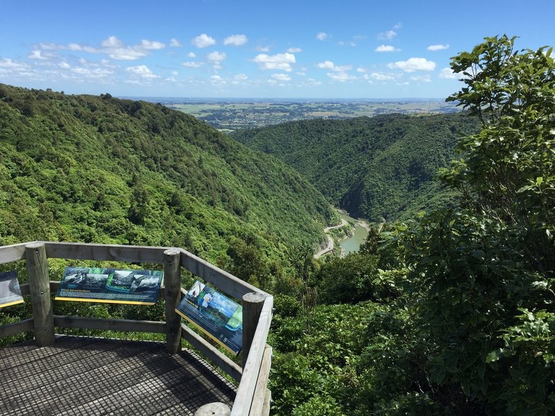 Look out with great view - overlooking the Manuwatu Gorge - towards Ashurst ( worth the small detour )