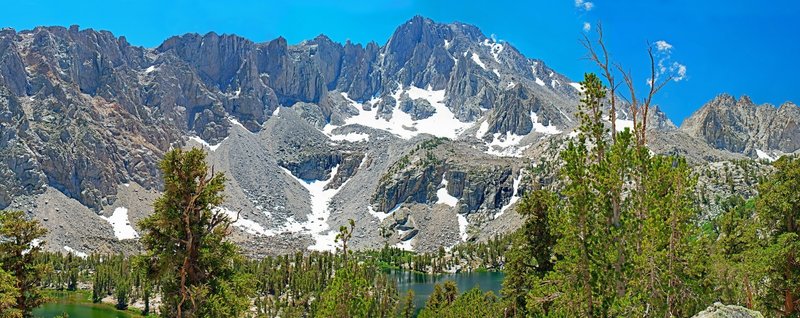 Matlock Lake in the center below University Peak. Bench Lake is over the rise on the extreme right, below the main Sierra crest