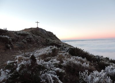 The way to the summit of Pico da Bandeira.