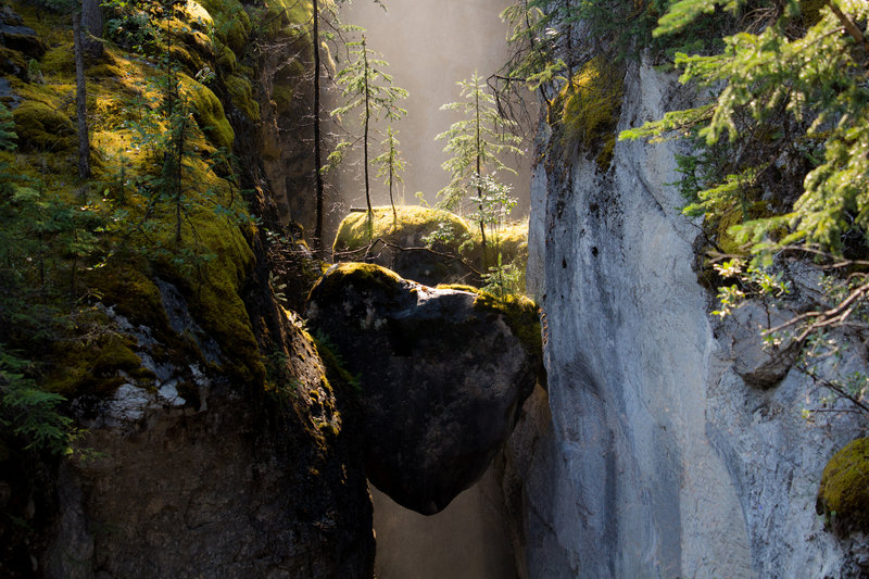 Hanging Rock near 1st Bridge, Jasper NP