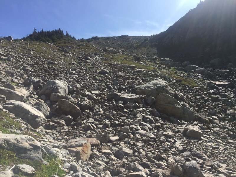 Ascending the Lateral Moraine and looking up towards the viewpoint