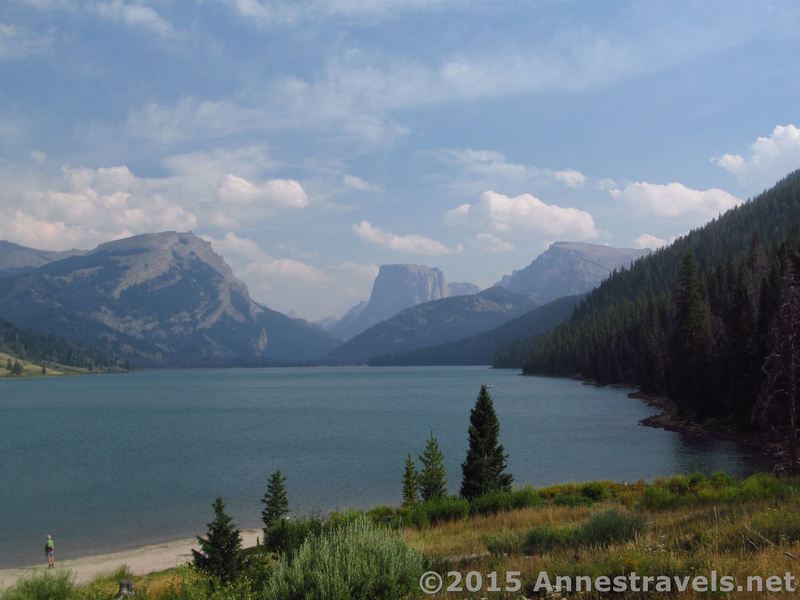 Views over Lower Green River Lakes to White Rock (L) and Squaretop Mountain from the Lakeside Trail