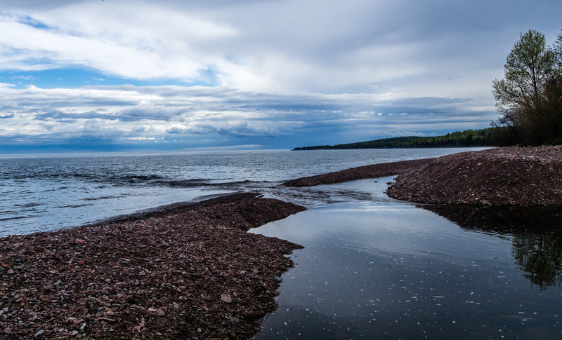 The Kadunce River emtpying into Lake Superior.