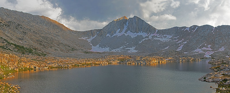 Claw Lake above Vee Lake. Tooth and Gruff lakes are slightly higher and easy to reach, but even more barren.