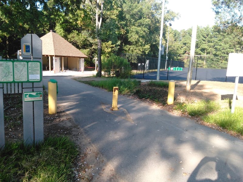 Trailhead at Garrett Park