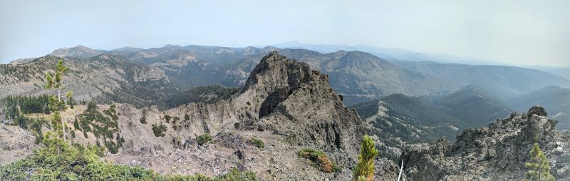 Craggy outcrops along the Eastern Sky Rim