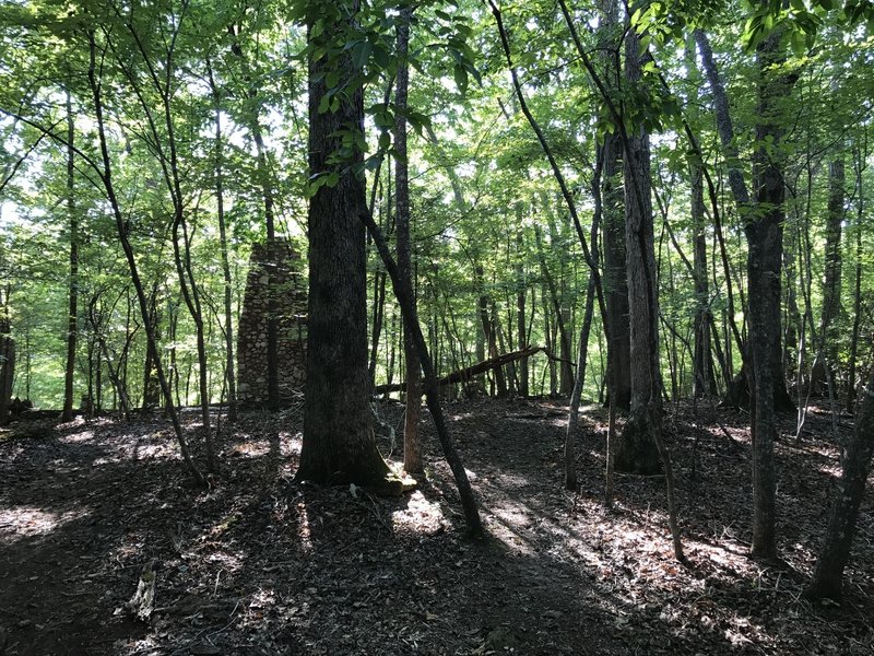 Chimney standing on the cliff above Bobbit Hole