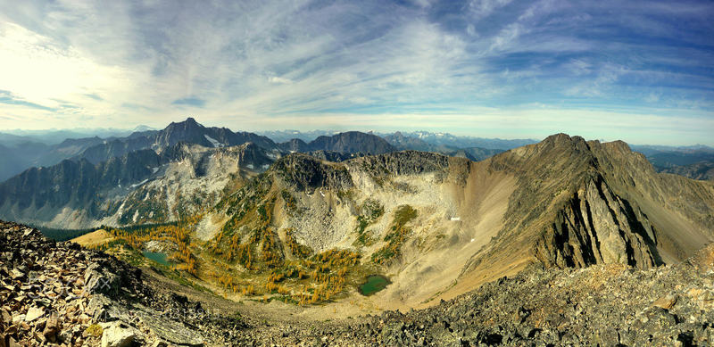 Frosty Mountain Panorama: Fresh autumn winds blow across a mountain landscape,