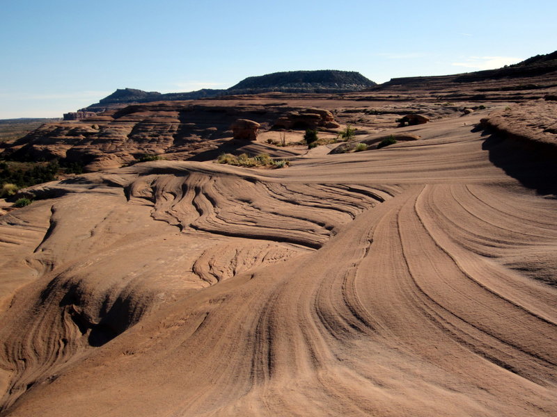 Following the slope out to the point. Cross-bedding in the sandstone creates some nice contours and shifts in traction.