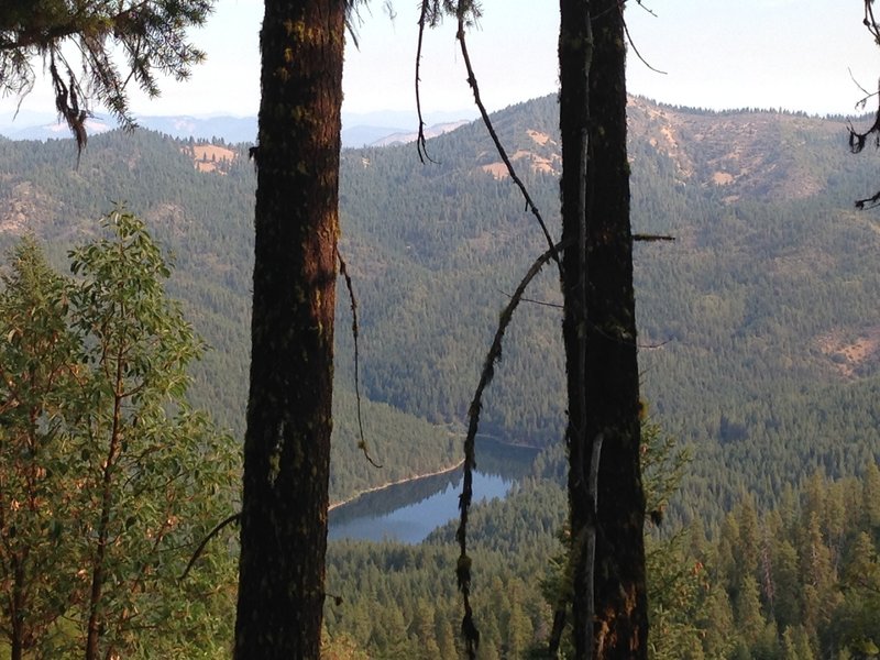Looking north from Elliott Ridge Trail, Squaw Lake below.