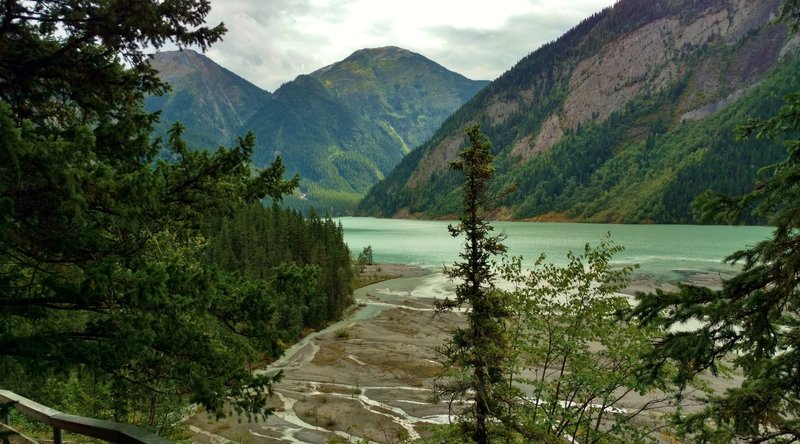 Kinney Lake and the Kinney Lake Flats are below Berg Lake Trail at the Kinney Lake inlet