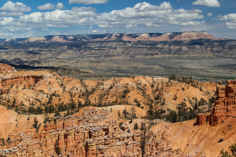 Far reaching views towards Barney Top from Bryce Point