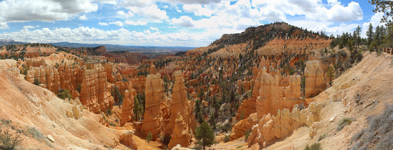 Hoodoos and Boat Mesa from Fairyland Point