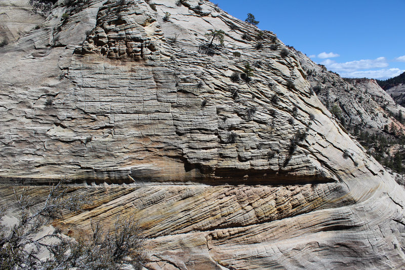 Vertical rocks on the ascent to Observation Point