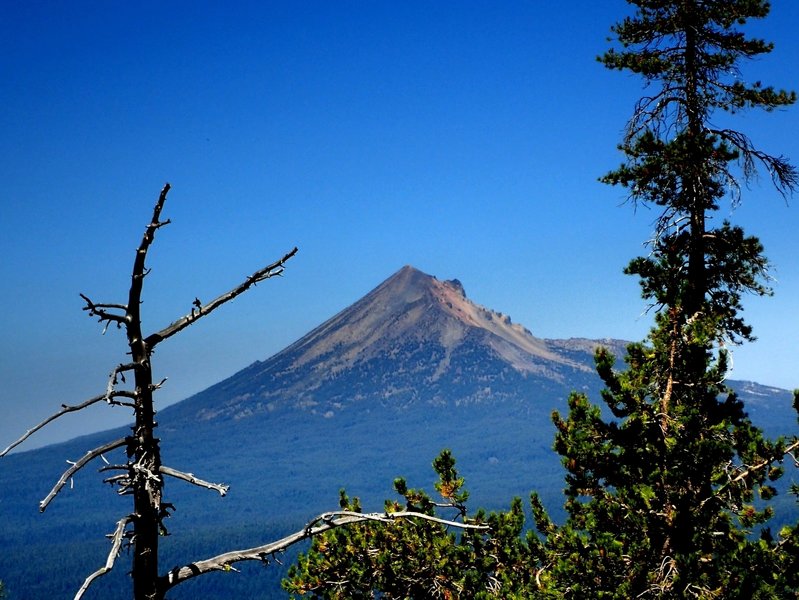 Mount McLoughlin from the end of the Mountain Lakes Trail #3721