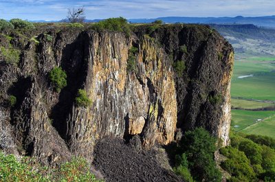 Basalt cliffs at Lower Table Rock