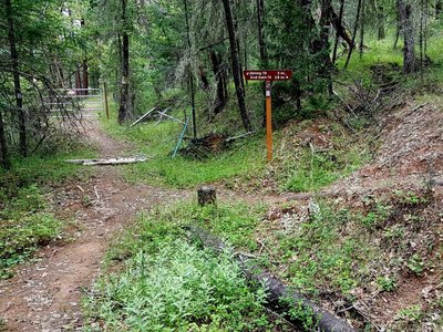 Junction of the Sterling Mine Ditch Trail and the Grub Gulch access trail