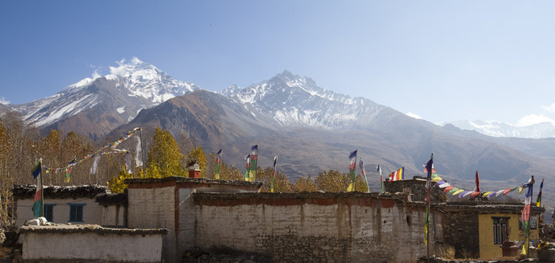 A brief stop in the village of Jhong before the descent continues on the Muktinath - Kagbeni.