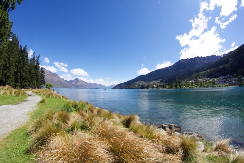 Trail along Lake Wakatipu