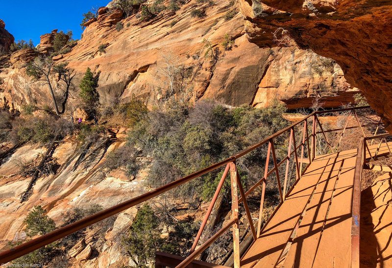 The trail to overlook