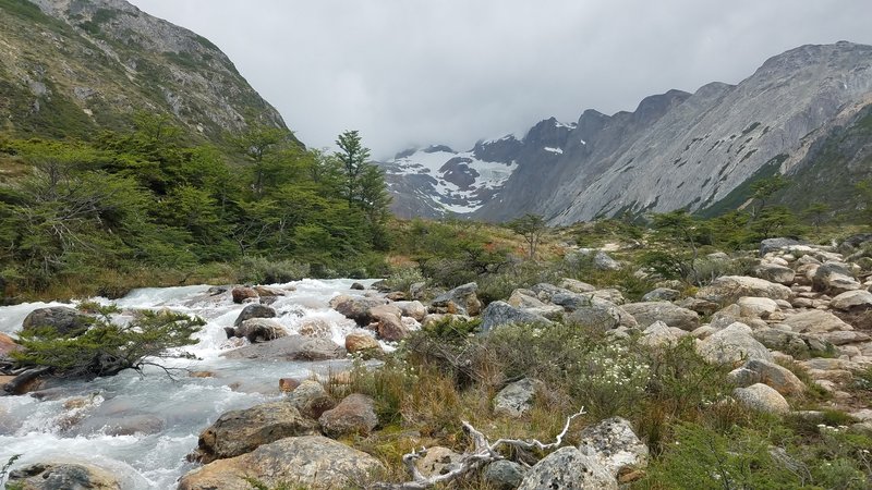 Turqiouse Creek on the way toward the Laguna Esmeralda.