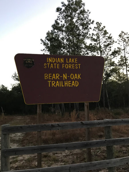 Trailhead at Bear-N-Oak