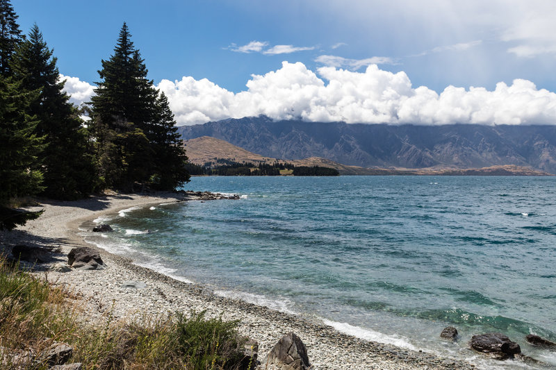 Beach along the Sunshine Bay Track