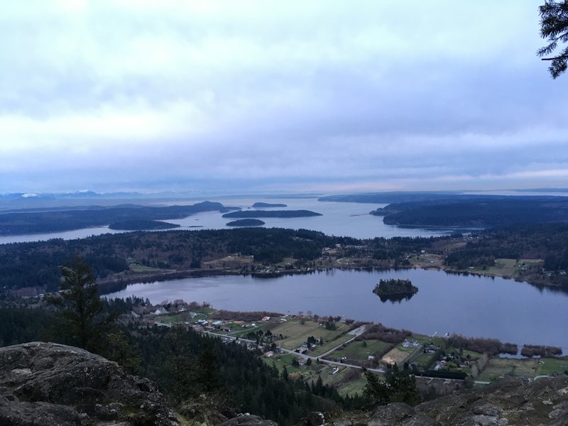 Islands listed closets to farthest: Campbell Island, Kiket Island, Skagit Island, Hope Island, Dead Man & Little Dead Man Islands, and Goat Island.